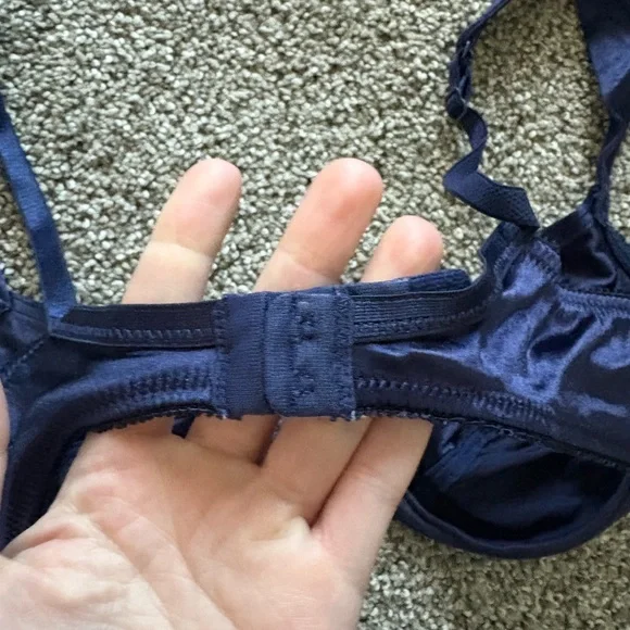 Vintage Victoria's Secret Midnight Blue Satin Bra - Picture 3 of 5